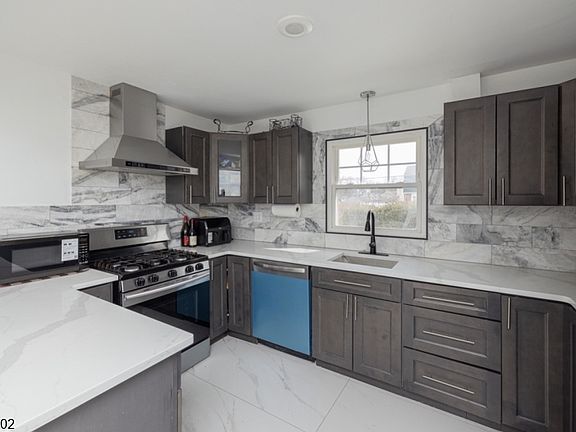 5th image of 287 Atlantic Dr