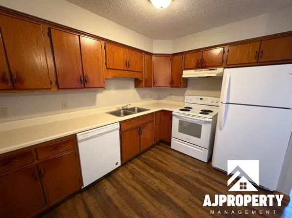 601 N Teton Dr APT 3, Brandon, SD 57005