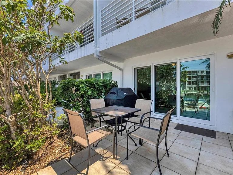 8272 Harborside Cir — Photo 21