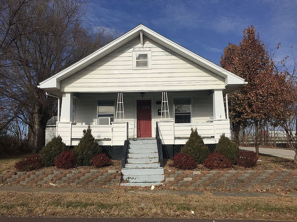 1st image of 709 E 8th Ct