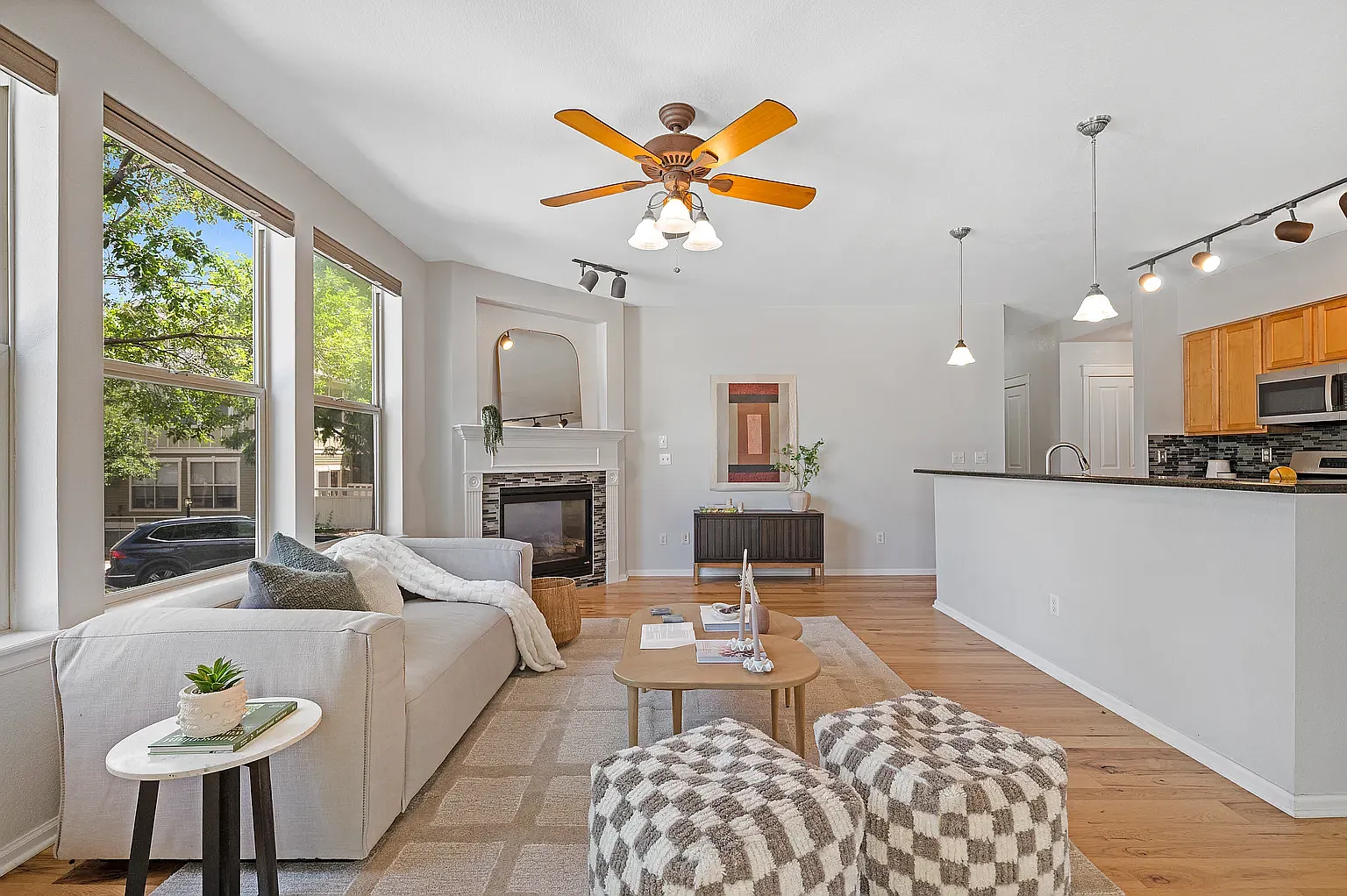 2 bed, 2074 sqft, $3,000 — Photo 4