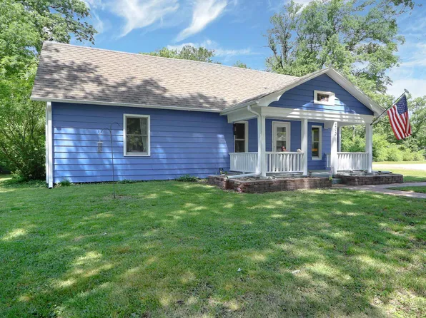 203 S Hassebroek St, Riley, KS 66531