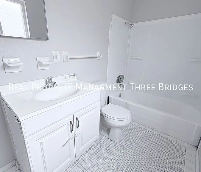 241 Flora Dr — Photo 12