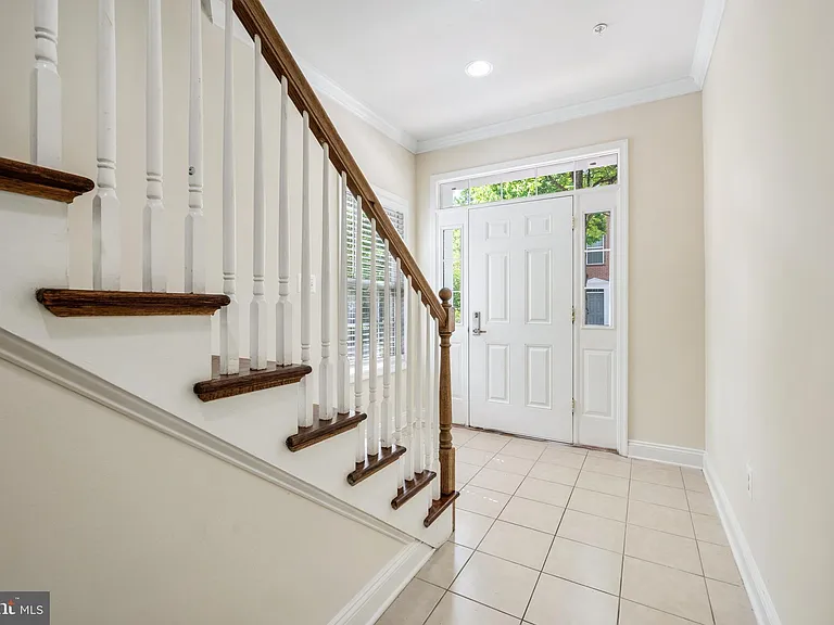8341 Broderick Cir — Photo 4