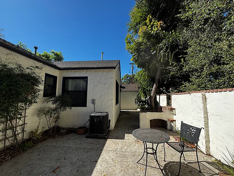 1151 Heather Sq — Photo 29