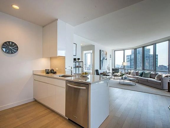 3rd image of 160 Madison Ave APT 40G
