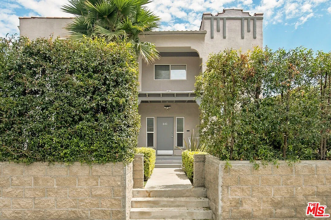 1 bed, 1.0 bath, 1000 sqft, $3,200 — Photo 2