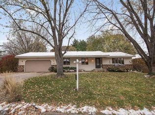 8701 Lakeview Rd, Bloomington, MN 55438