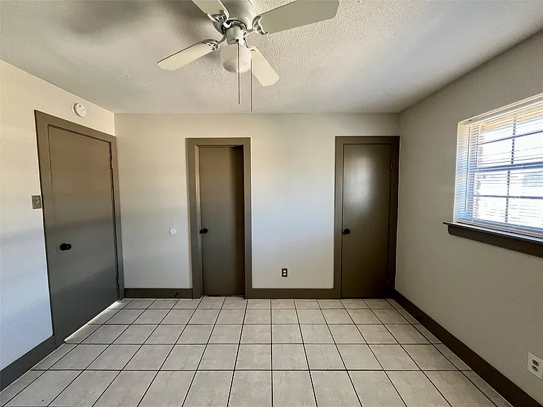 1042 W Village Ct #C — Photo 17