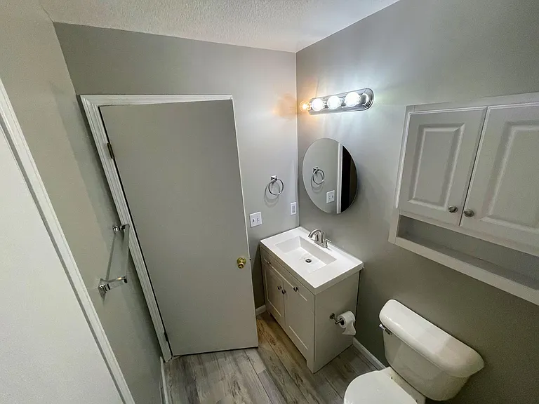 226 W William St — Photo 7