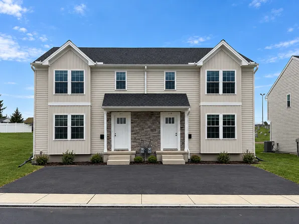 279 Locust St, New Holland, PA 17557