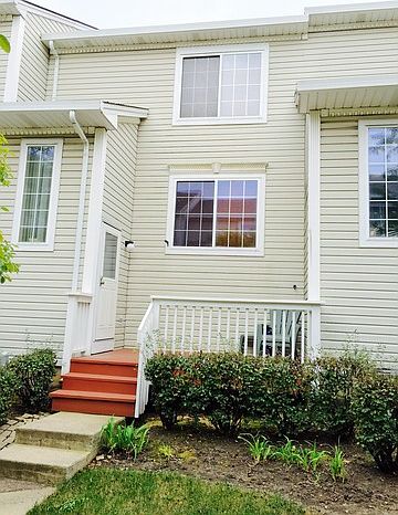 1st image of 309 Peachtree Ct #309