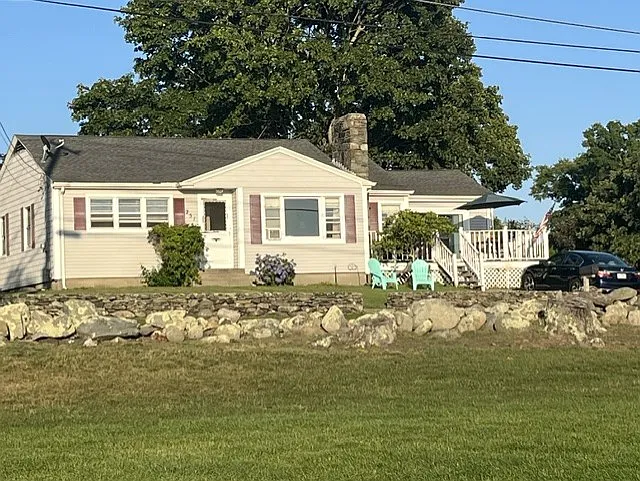 Browns Ln — Photo 1