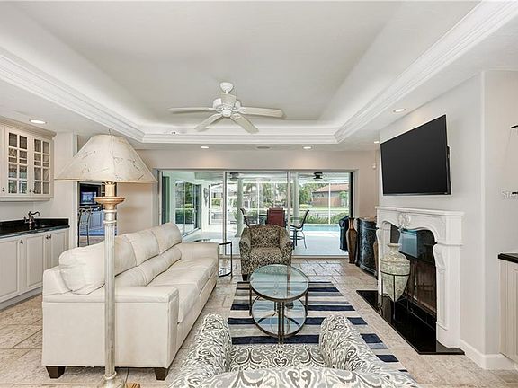 4th image of 538 Venice Ln