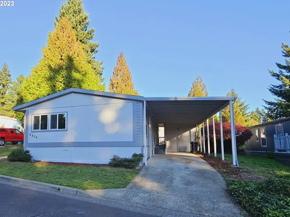 8839 SE Shadow Brook Ct, Clackamas, OR 97015