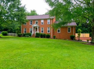 1013 Forestpointe Dr, Hendersonville, TN 37075