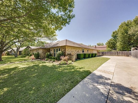 2nd image of 1007 Greenway Ct