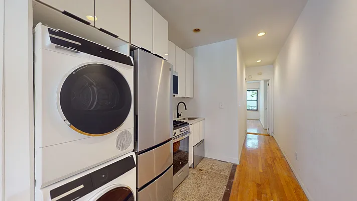 Rented by Bond New York | media 5