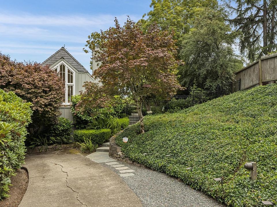 1st image of 162 Bayview Drive