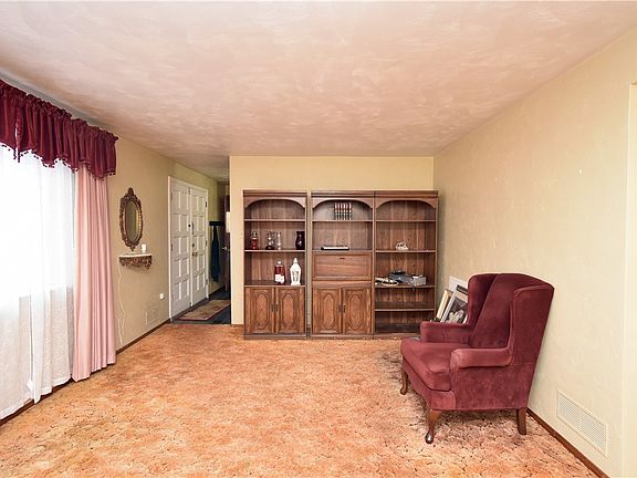 5th image of 1816 Gina Dr