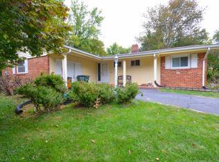 12117 Sunnyview Dr, Germantown, MD 20876