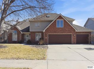 421 S 161st St, Omaha, NE 68118