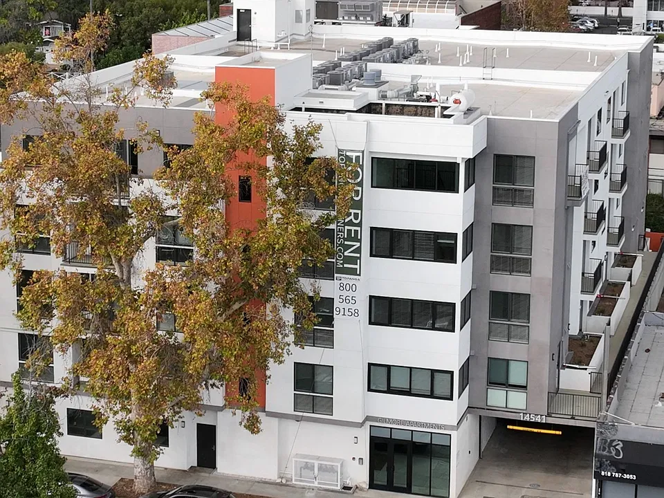 14541 Gilmore St Apartments