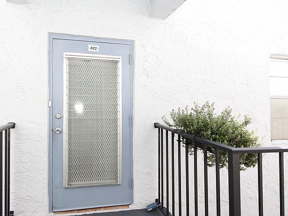 4th image of 3000 E Sunrise Lakes Dr #422