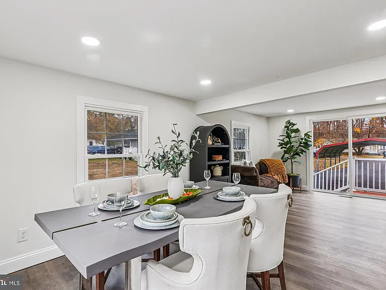 4250 Piper Ln — Photo 18