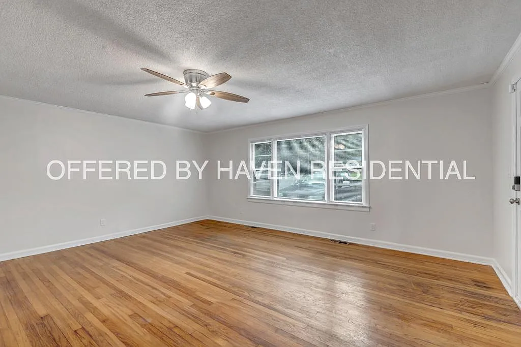 817 Meadow Dr NW — Photo 4
