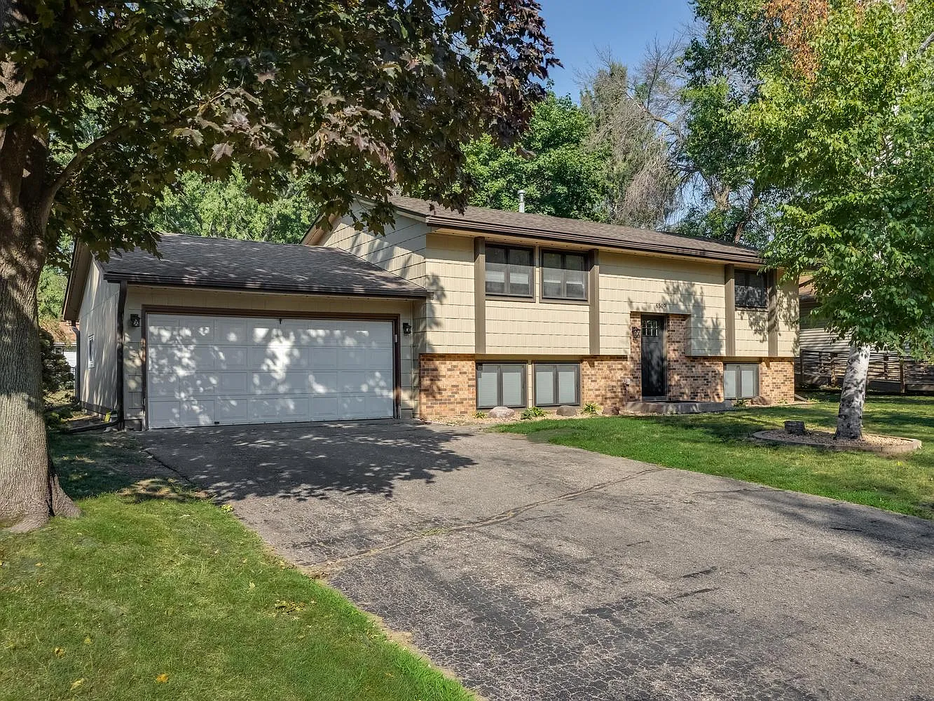 4 bed, 1500 sqft, $2,595 — Photo 3