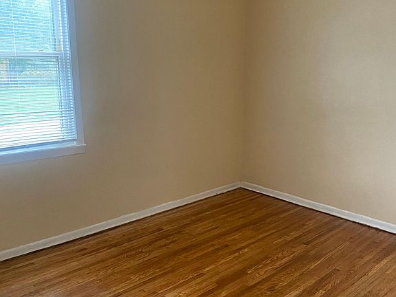 3rd image of 7410 Mackenzie Ave #1