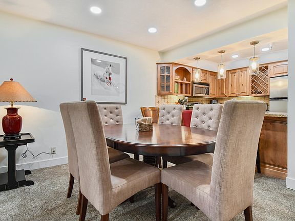 4th image of 1525 Park Ave #104
