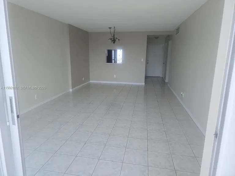 320 NE 12th Ave #703 — Photo 5