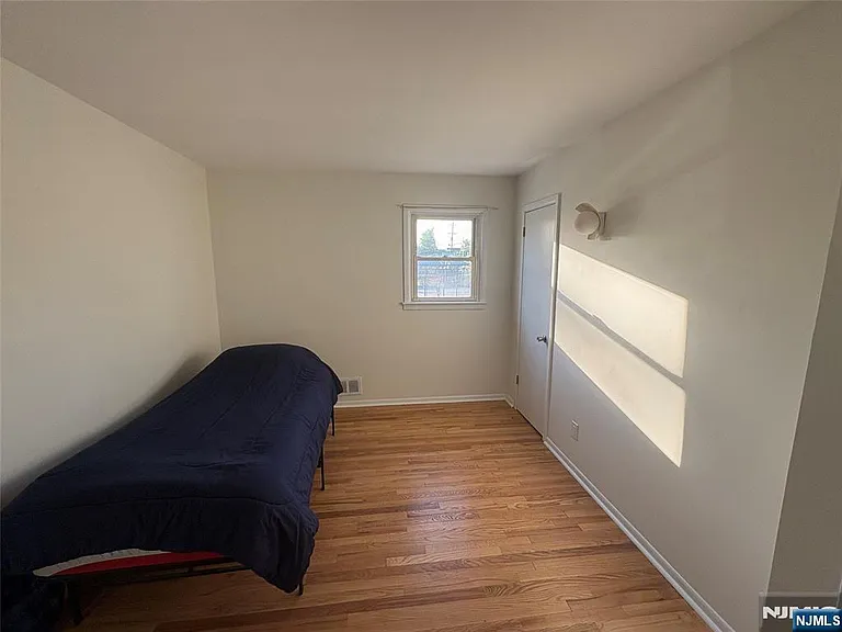 322 Grove St — Photo 13