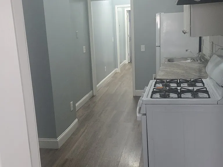 200 Whittenton St #4 — Photo 1