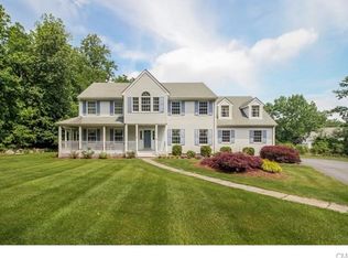 23 Maplewood Dr, Danbury, CT 06811