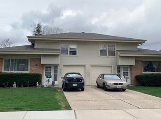 320 Bethesda Ct, Waukesha, WI 53186