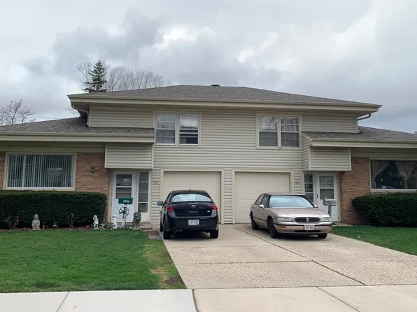 320 Bethesda Ct, Waukesha, WI 53186