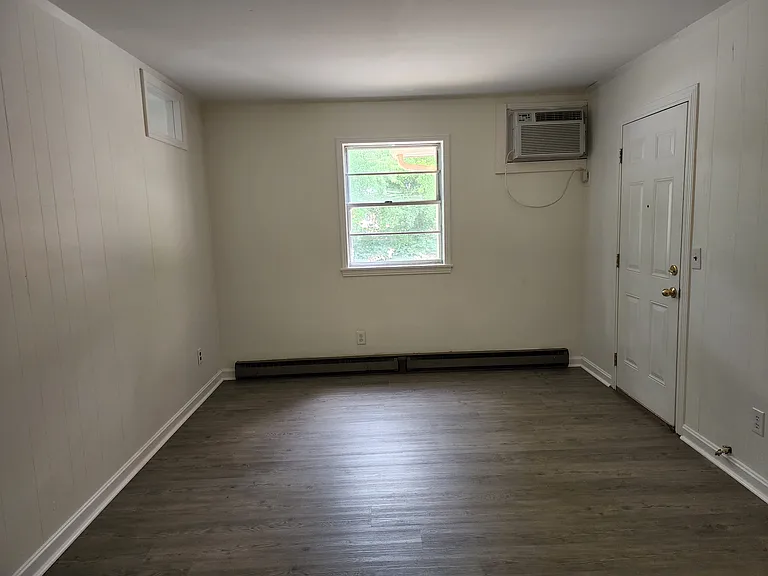 1608 College Farm Rd #1E — Photo 2
