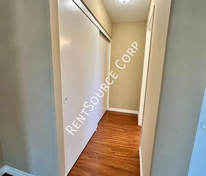 25823 Dickens Ct — Photo 12