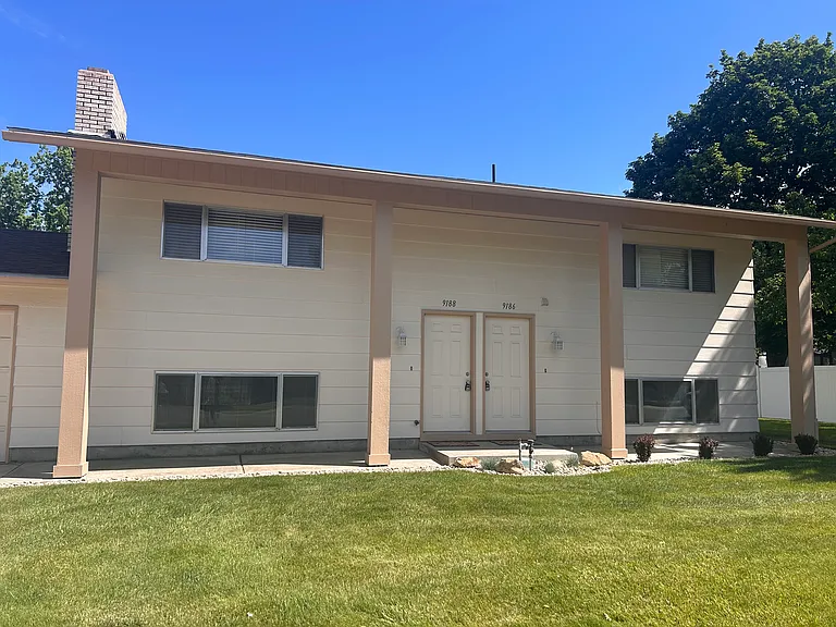 9188 W Dalton Pl — Photo 2