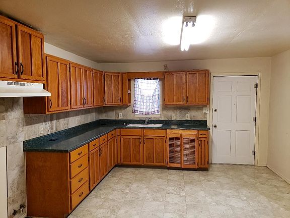 4th image of 402 S Elford Ave