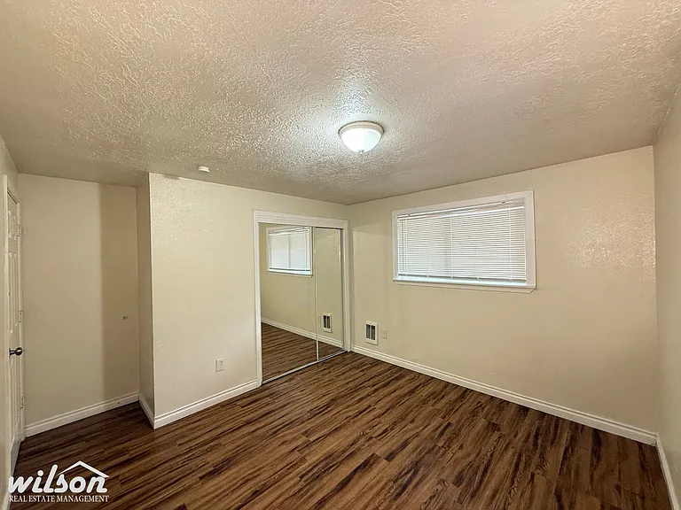1404 Roosevelt Ave — Photo 14