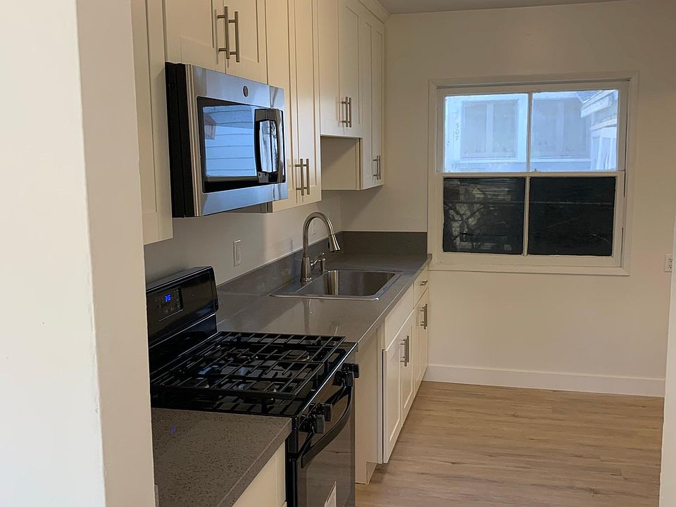 1st image of 420 E Lemon Ave #424