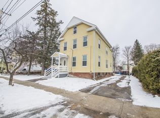 62 Pine St, Chicopee, MA 01020