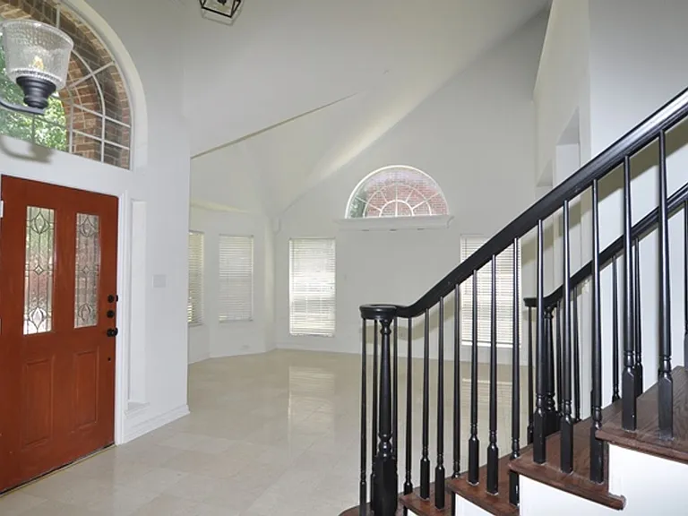 3724 Woodshadow Ln — Photo 2