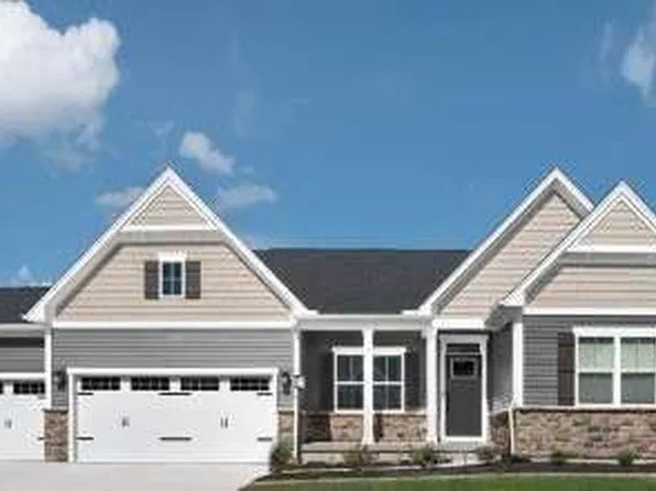 559 Flying Eagle Dr, Commerce, GA 30529