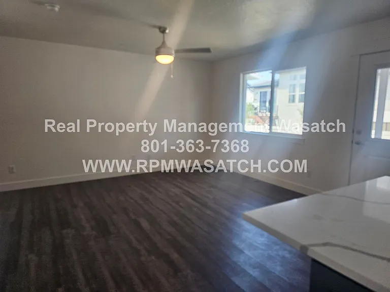 738 N 160 E — Photo 14