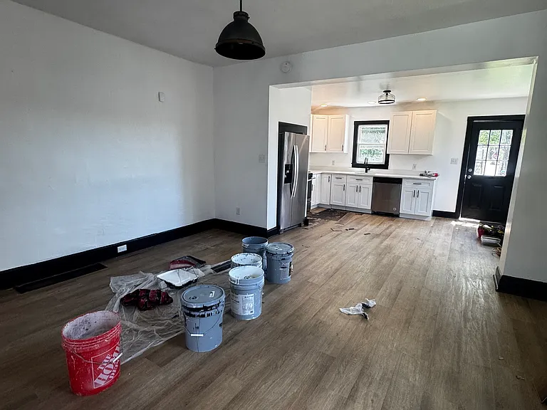 332 W 14th Ave — Photo 7